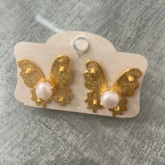 Butterfly Pearl earrings - Picture 4 of 4